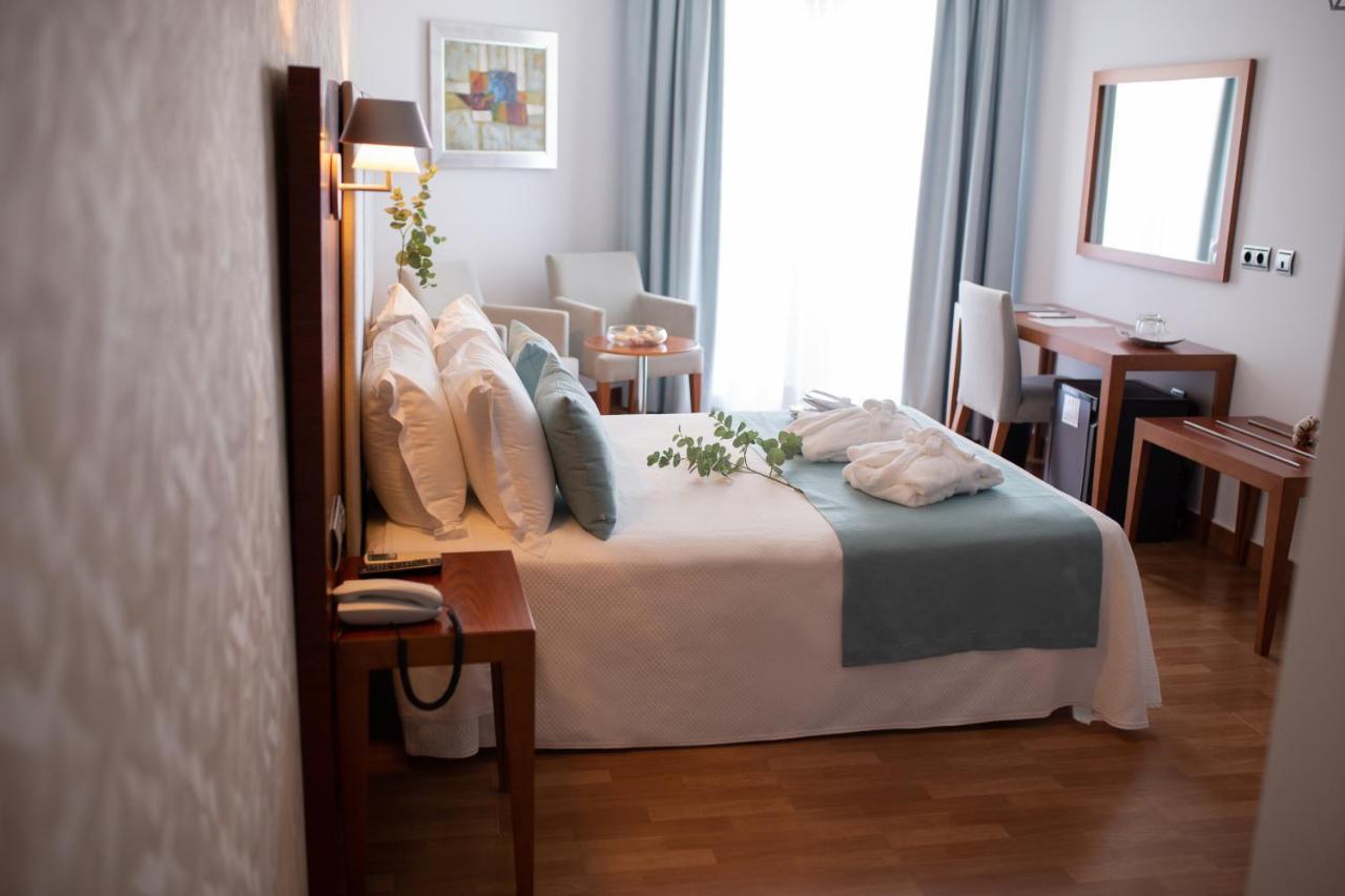 Hotel El Trebol 카로보네라스 외부 사진